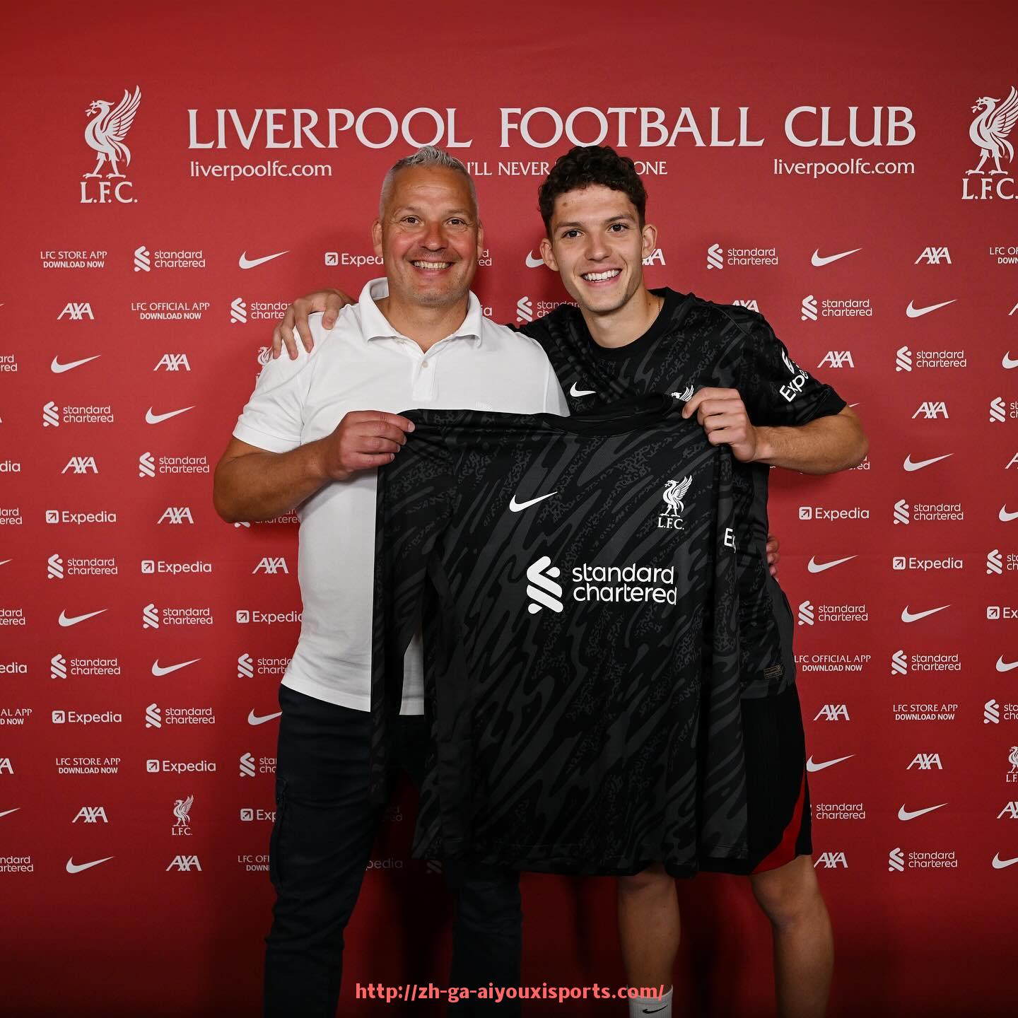 爱游戏体育官网-法甲赛季防守能力综合评分及球队表现分析